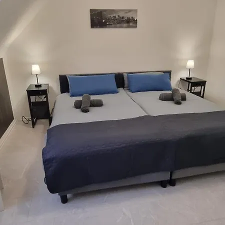 Dg-wohnung In Direkter Naehe Des Sg Hbf Διαμέρισμα *