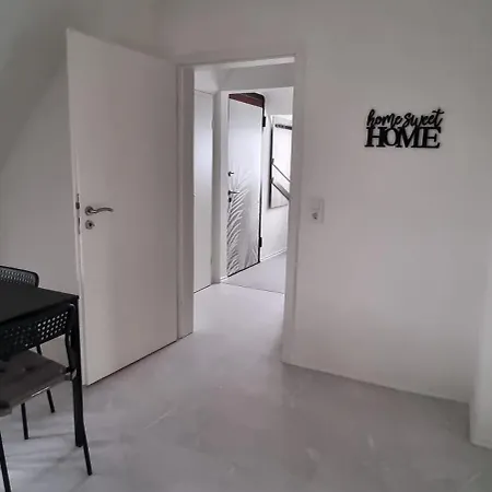 Apartamento Dg-wohnung In Direkter Naehe Des Sg Hbf *