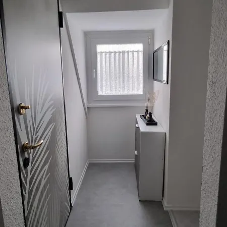 Dg-wohnung In Direkter Naehe Des Sg Hbf 아파트 졸링겐