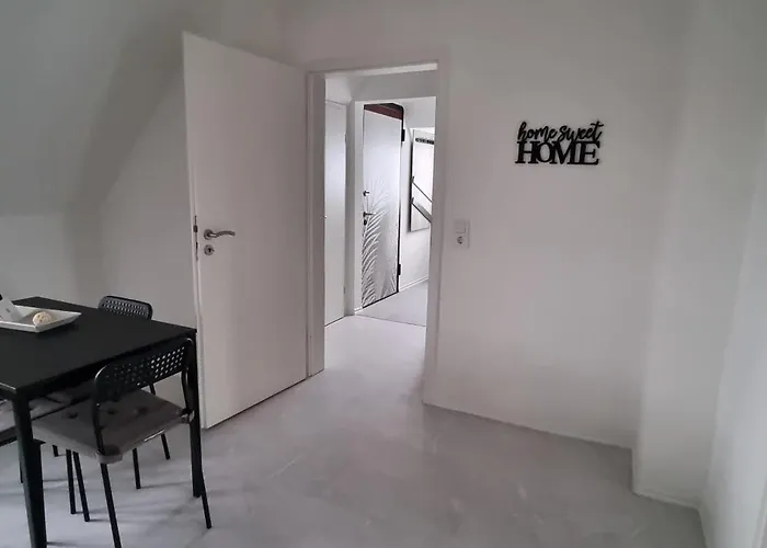 Lejlighed Dg-wohnung In Direkter Naehe Des Sg Hbf *