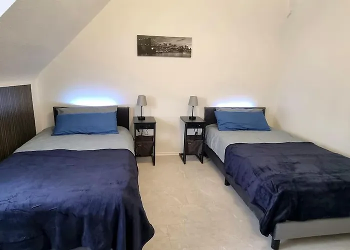 Lejlighed Dg-wohnung In Direkter Naehe Des Sg Hbf Solingen